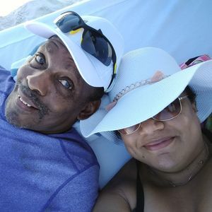 Meet your Posher, Elishia